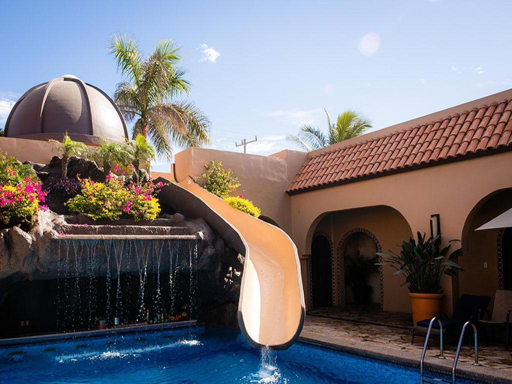 Beachfront Delfin Estate With Pool Sleeps 43 Mazatlán Exterior foto