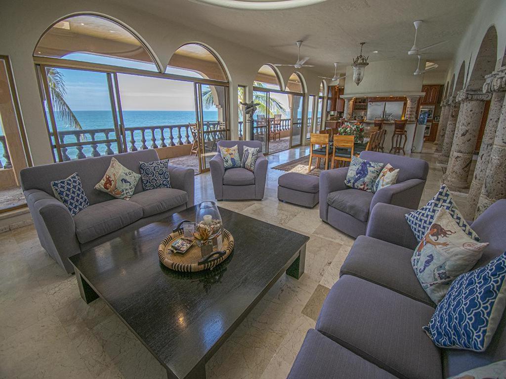 Beachfront Delfin Estate With Pool Sleeps 43 Mazatlán Exterior foto