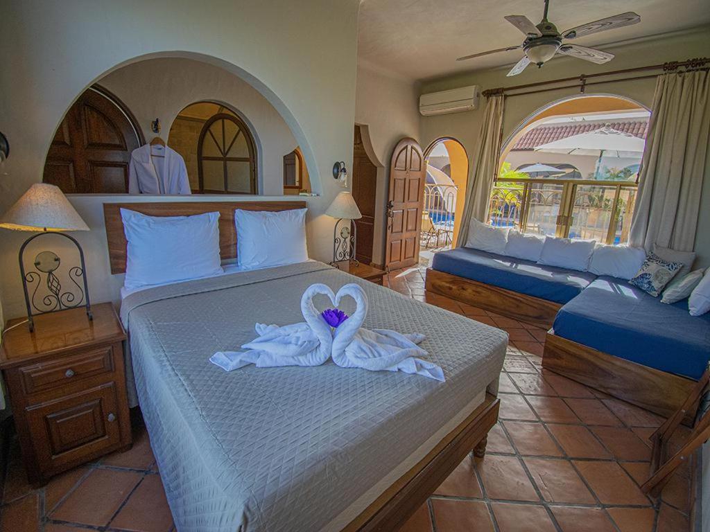 Beachfront Delfin Estate With Pool Sleeps 43 Mazatlán Exterior foto