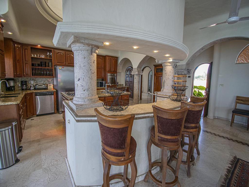 Beachfront Delfin Estate With Pool Sleeps 43 Mazatlán Exterior foto