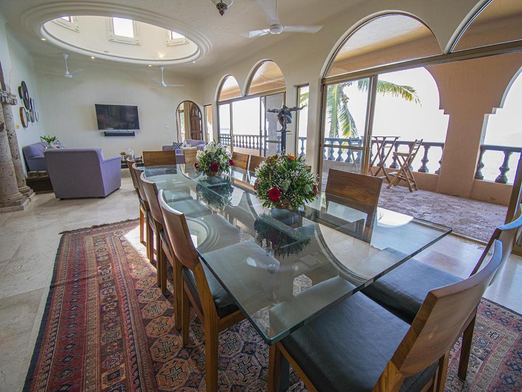 Beachfront Delfin Estate With Pool Sleeps 43 Mazatlán Exterior foto