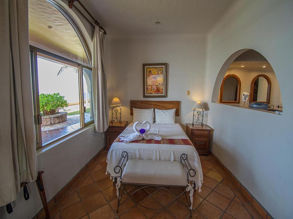 Beachfront Delfin Estate With Pool Sleeps 43 Mazatlán Exterior foto