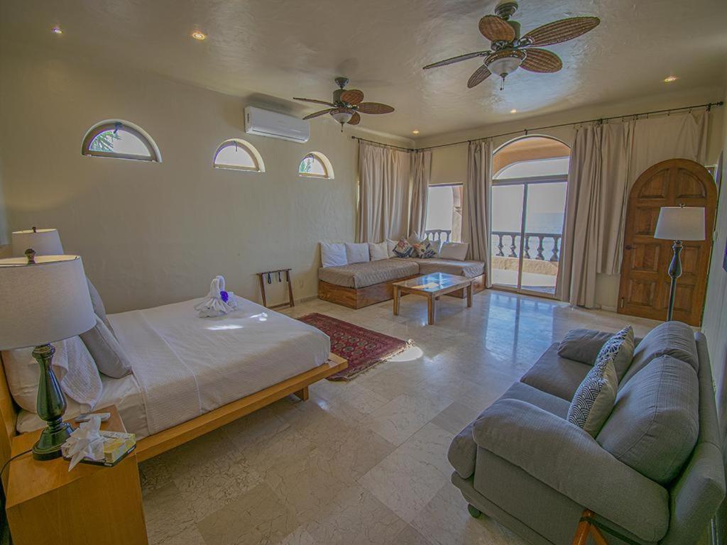 Beachfront Delfin Estate With Pool Sleeps 43 Mazatlán Exterior foto