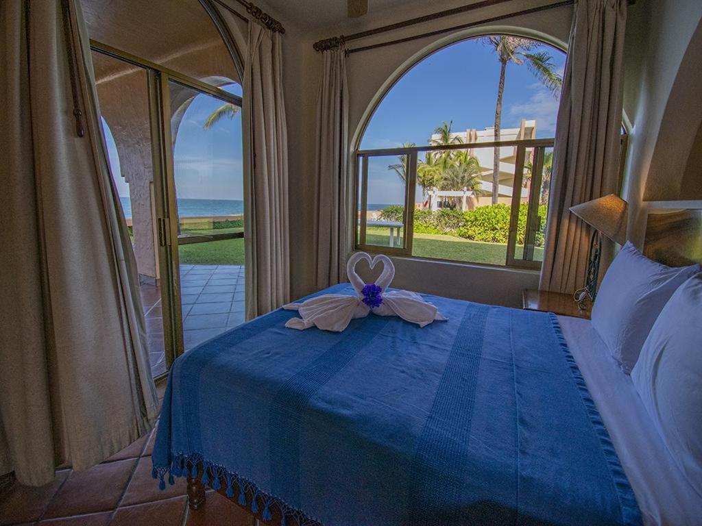 Beachfront Delfin Estate With Pool Sleeps 43 Mazatlán Exterior foto