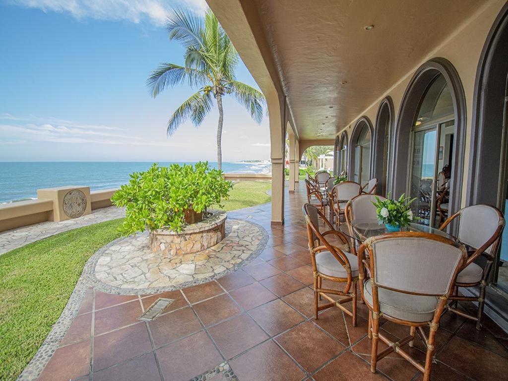 Beachfront Delfin Estate With Pool Sleeps 43 Mazatlán Exterior foto