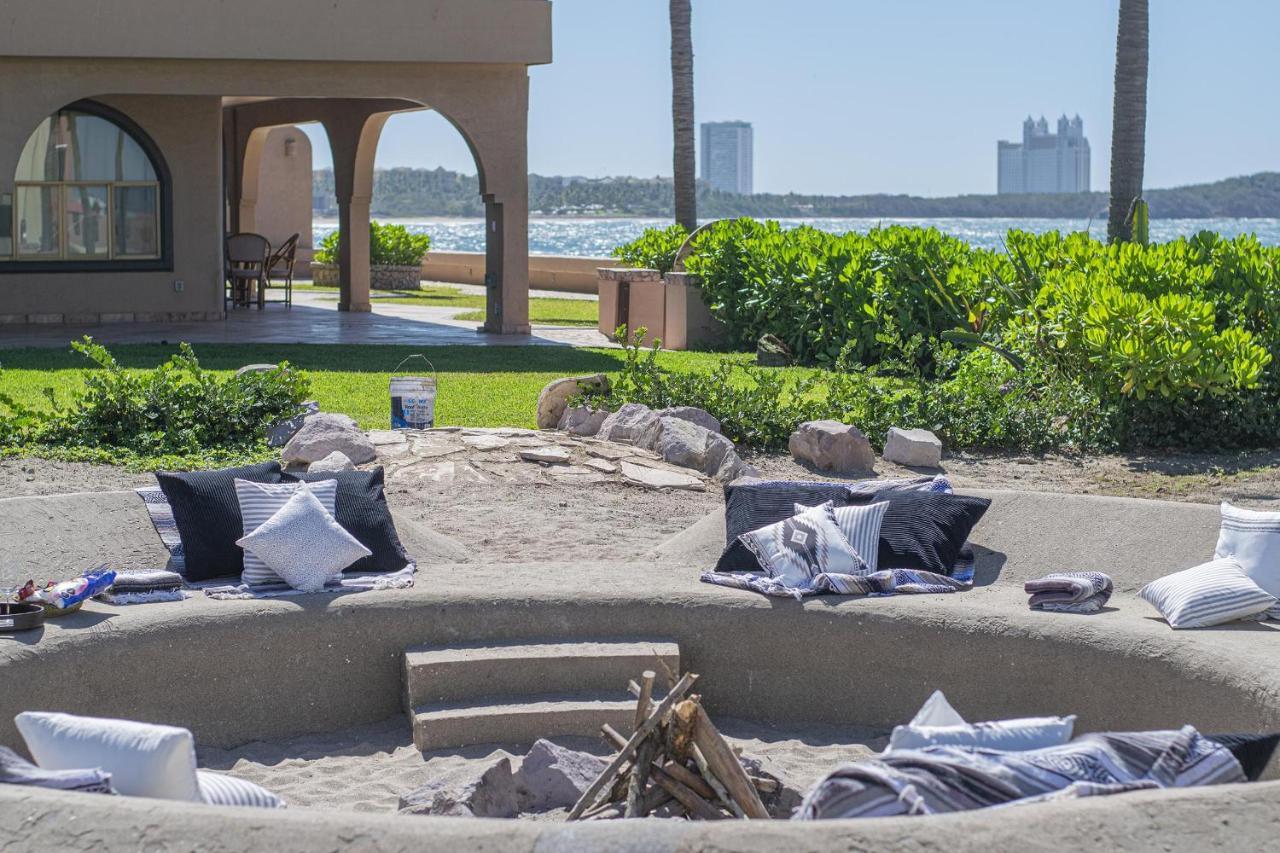 Beachfront Delfin Estate With Pool Sleeps 43 Mazatlán Exterior foto