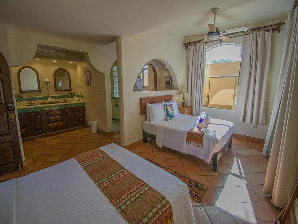 Beachfront Delfin Estate With Pool Sleeps 43 Mazatlán Exterior foto