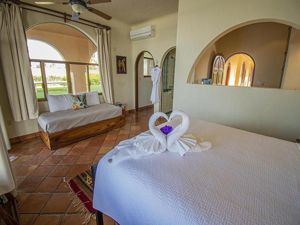 Beachfront Delfin Estate With Pool Sleeps 43 Mazatlán Exterior foto